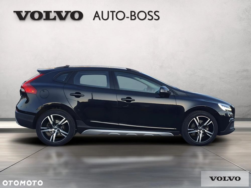 Volvo V40 Cross Country T3 Drive-E Dynamic Edition - 4