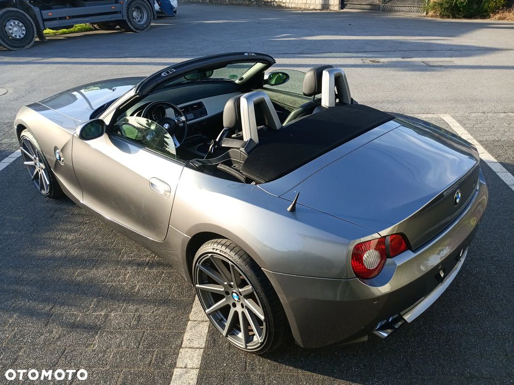 BMW Z4 2.2i - 25