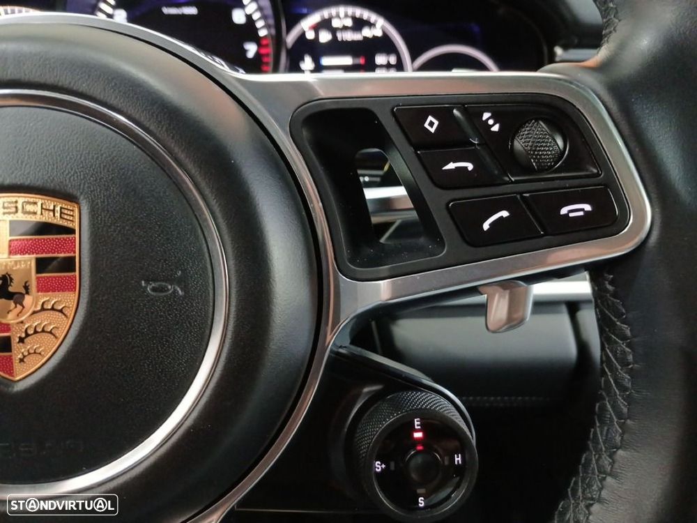Porsche Panamera Sport Turismo 4 E-Hybrid - 18