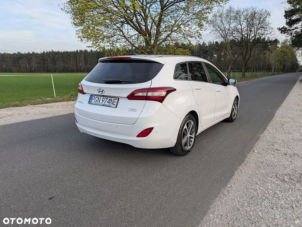 Hyundai i30 blue Kombi 1.4 YES Gold - 11