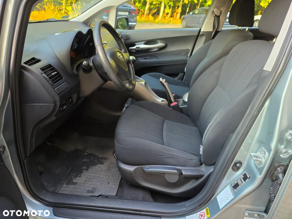 Toyota Auris 2.0 D-4D - 10