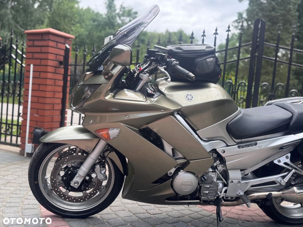 Yamaha FJR - 19