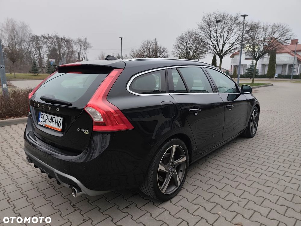 Volvo V60 D2 R-Design Summum - 5