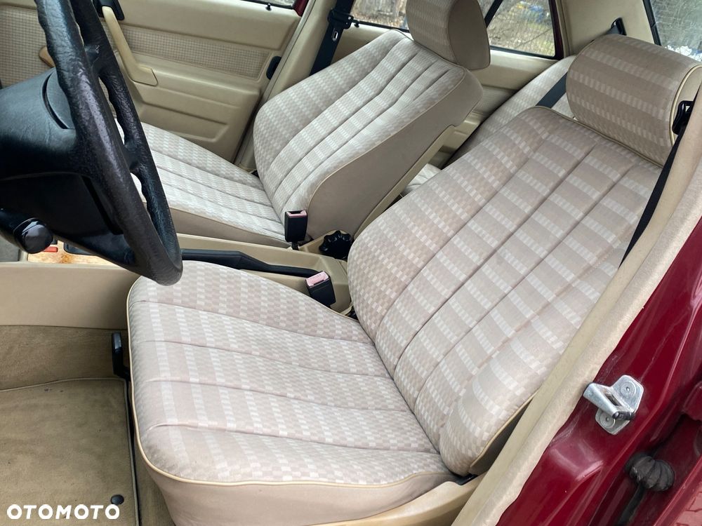 Mercedes-Benz W201 (190) - 13