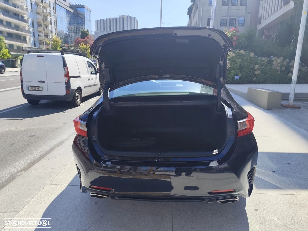 Lexus RC 300h Black Edition - 9