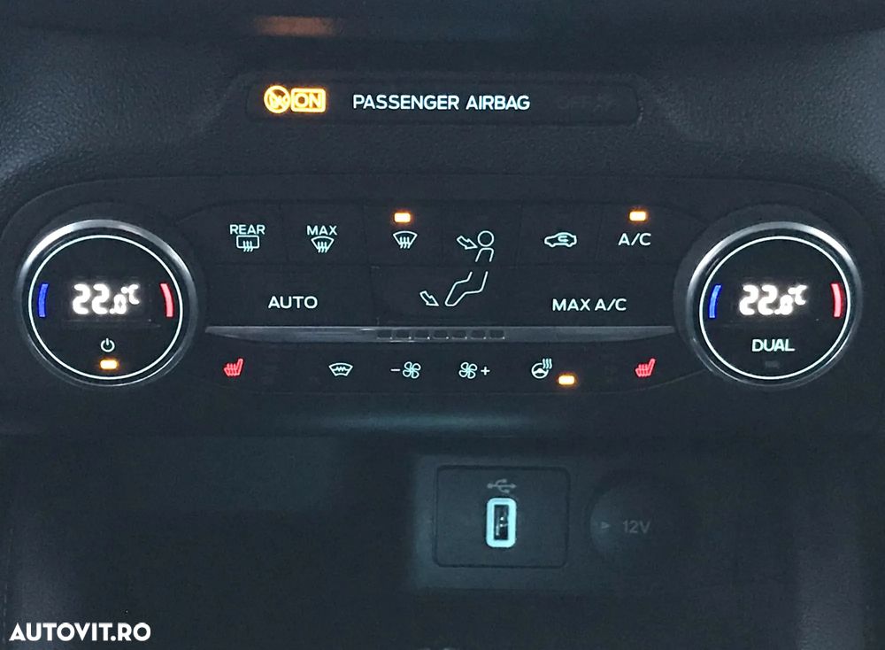 Ford Focus 1.5 EcoBlue Titanium X - 26