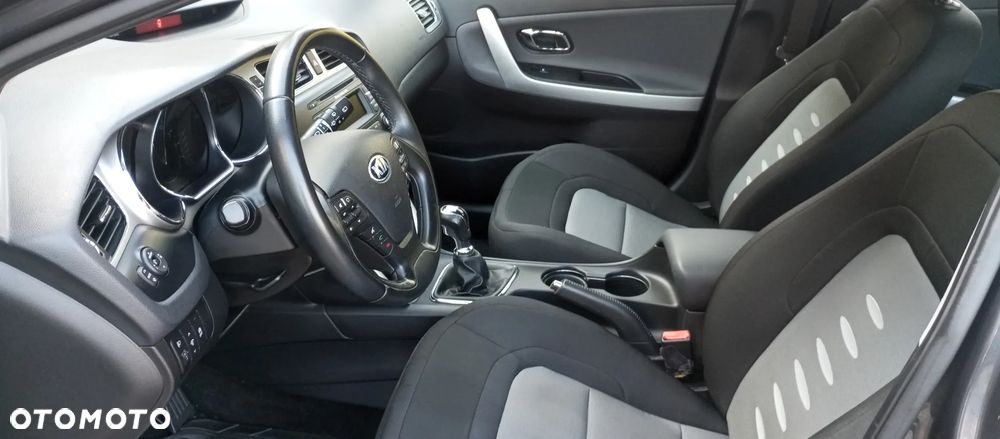 Kia Ceed - 14