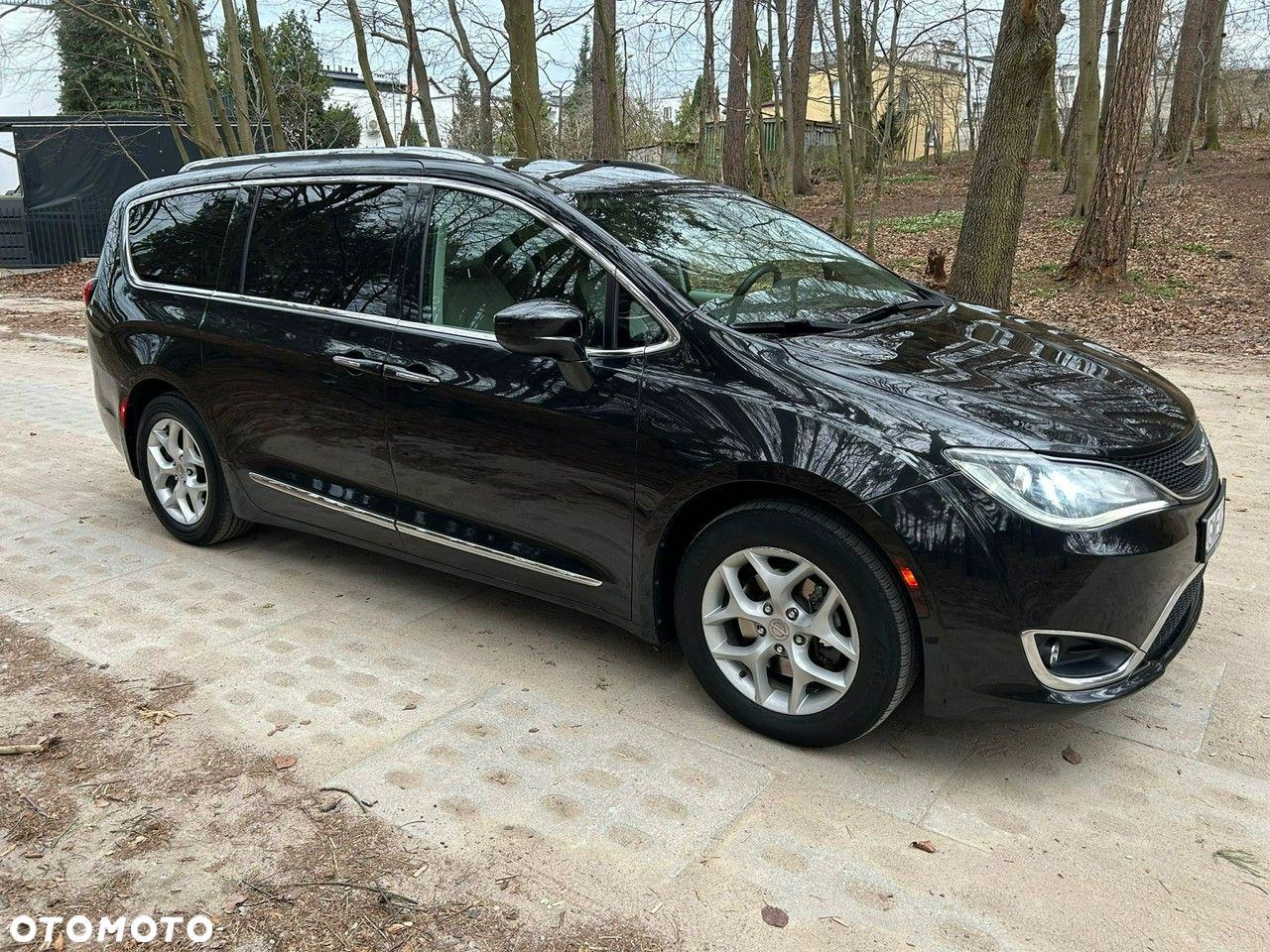 Chrysler Pacifica - 9