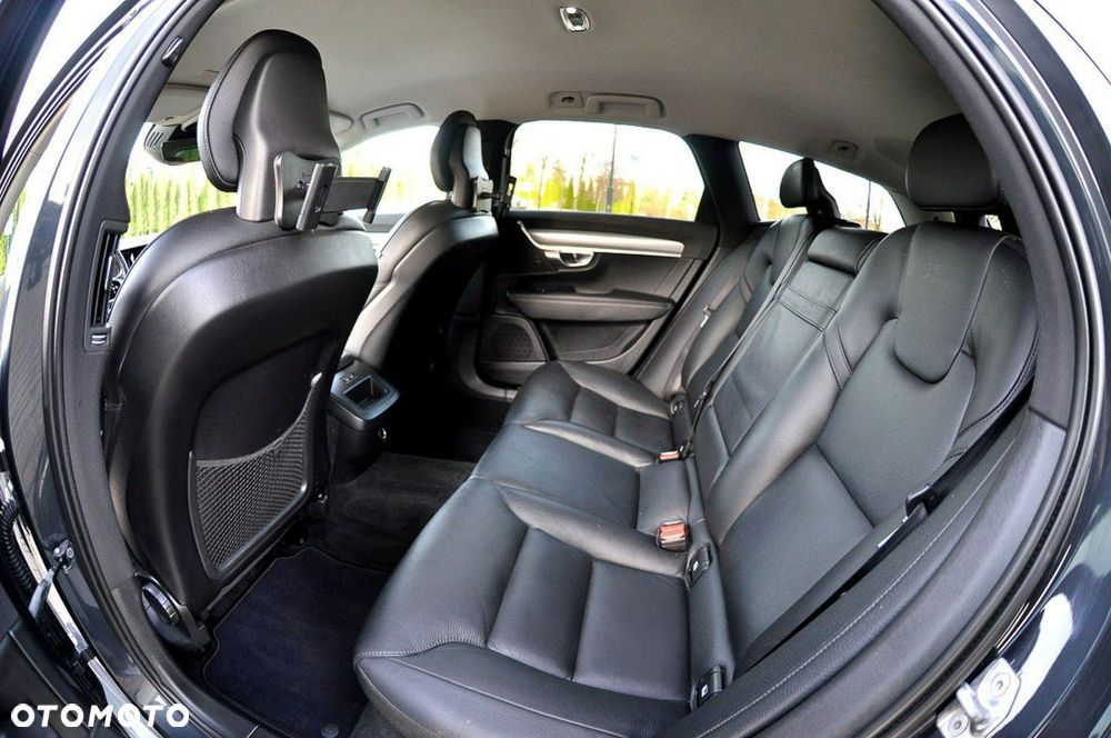 Volvo V90 D3 Momentum Pro - 8