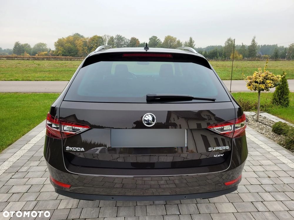 Skoda Superb 2.0 TDI 4x4 L&K DSG - 6