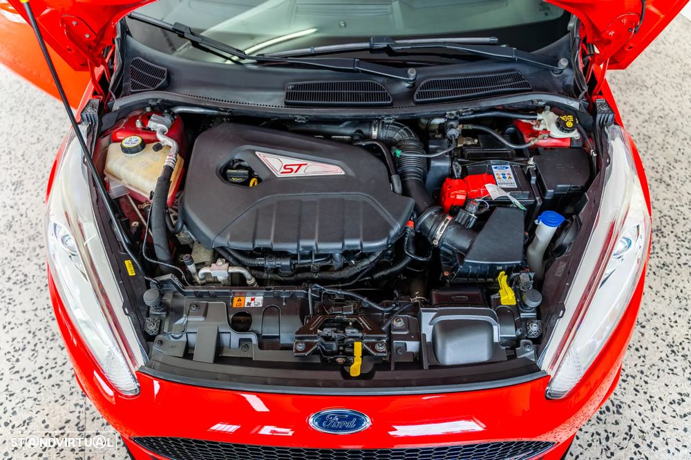 Ford Fiesta 1.6 EcoBoost ST - 32