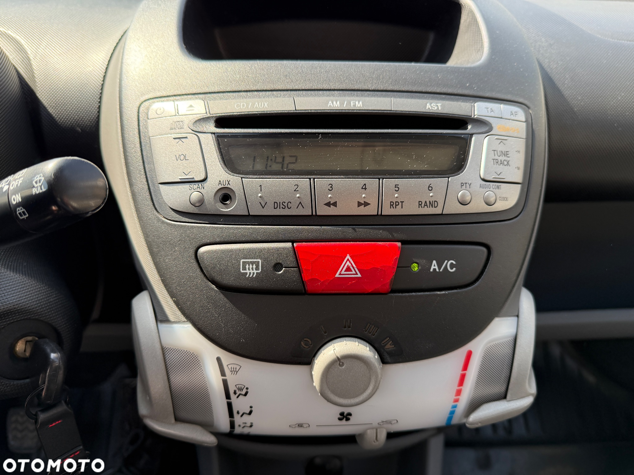 Peugeot 107 1.0 Happy - 6