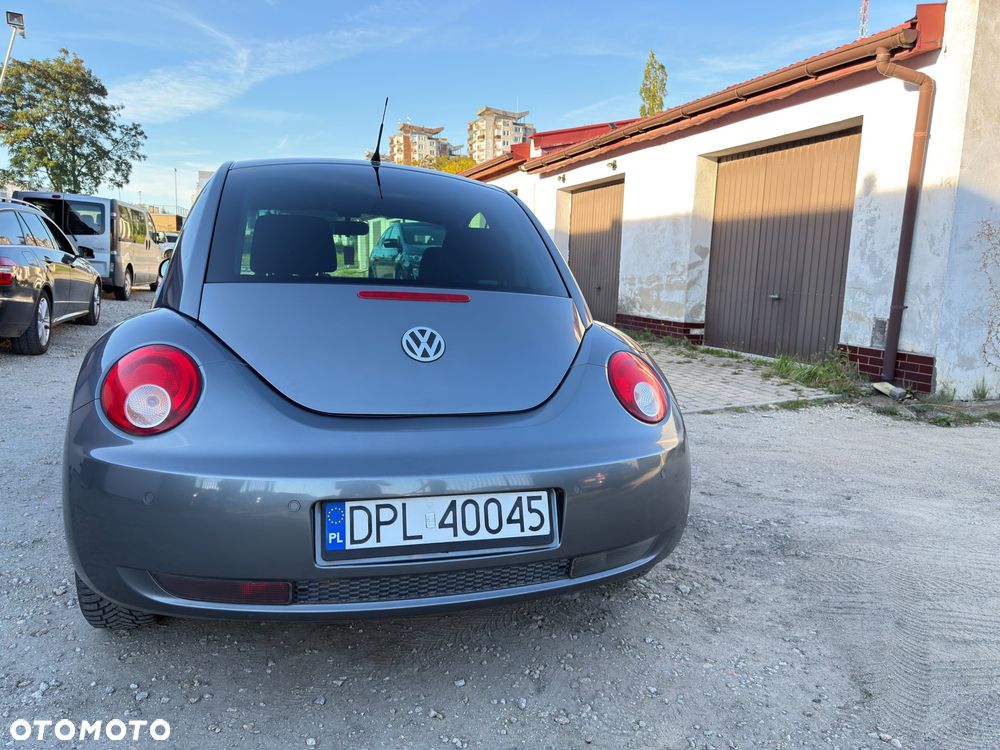 Volkswagen New Beetle - 7