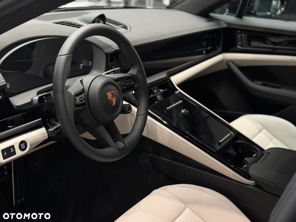 Porsche Panamera - 24