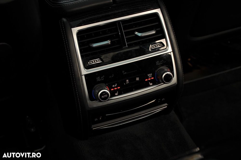 BMW Seria 7 750i xDrive - 10