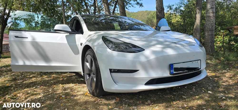 Tesla Model 3 - 2