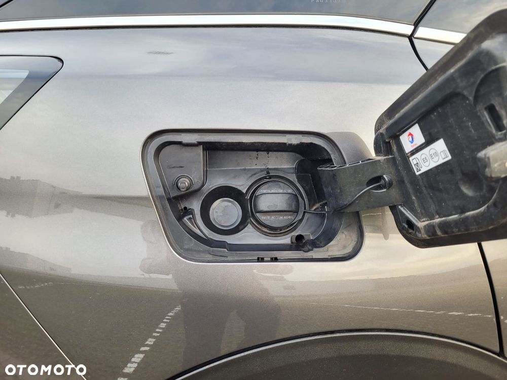 Peugeot 3008 1.6 PureTech Hybrid4 PHEV GT S&S EAT8 - 21