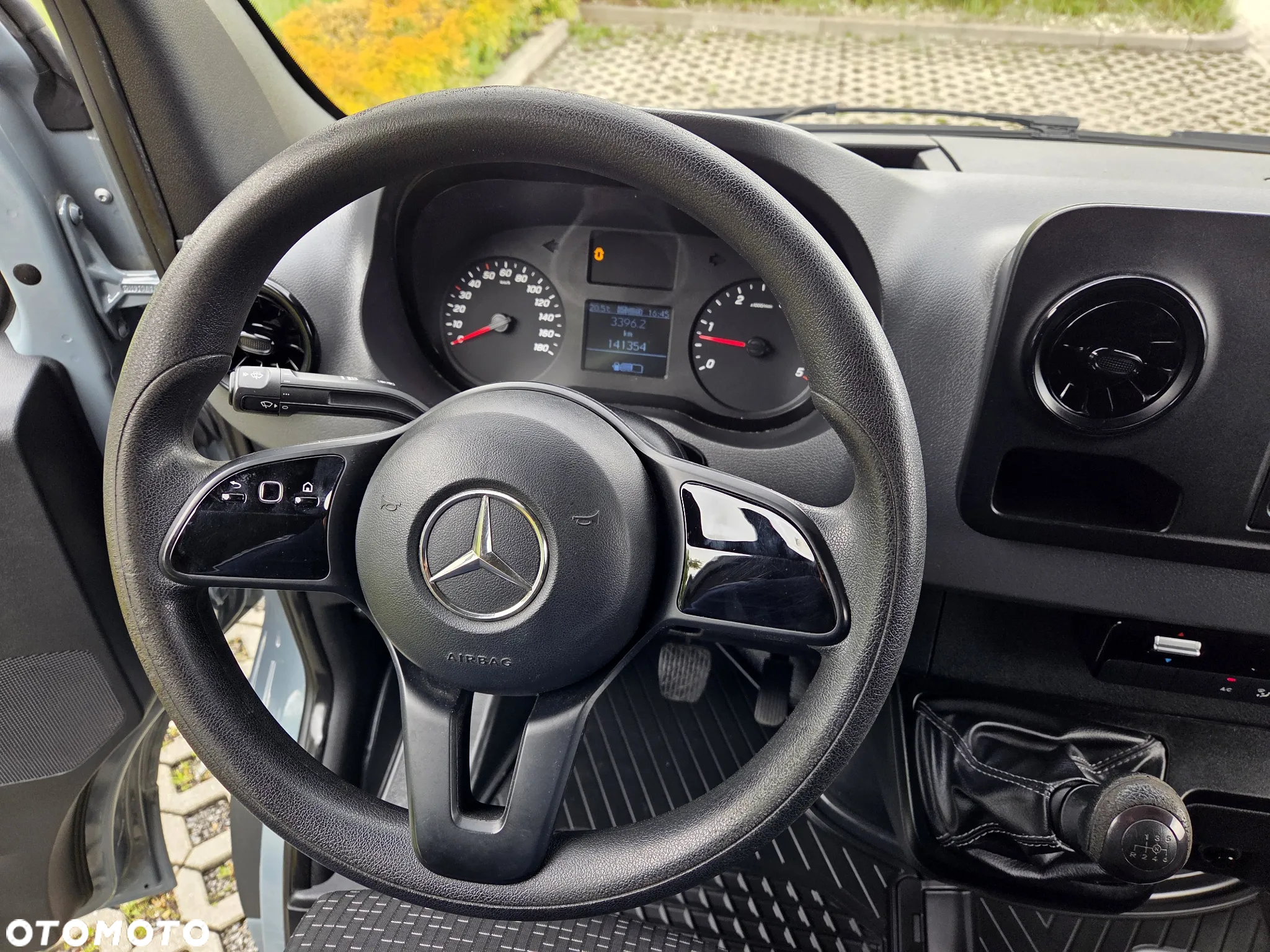 Mercedes-Benz Sprinter - 28