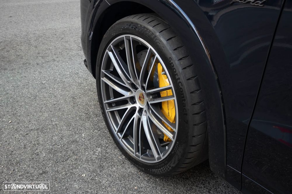 Porsche Cayenne Turbo S E-Hybrid — fotografia 4