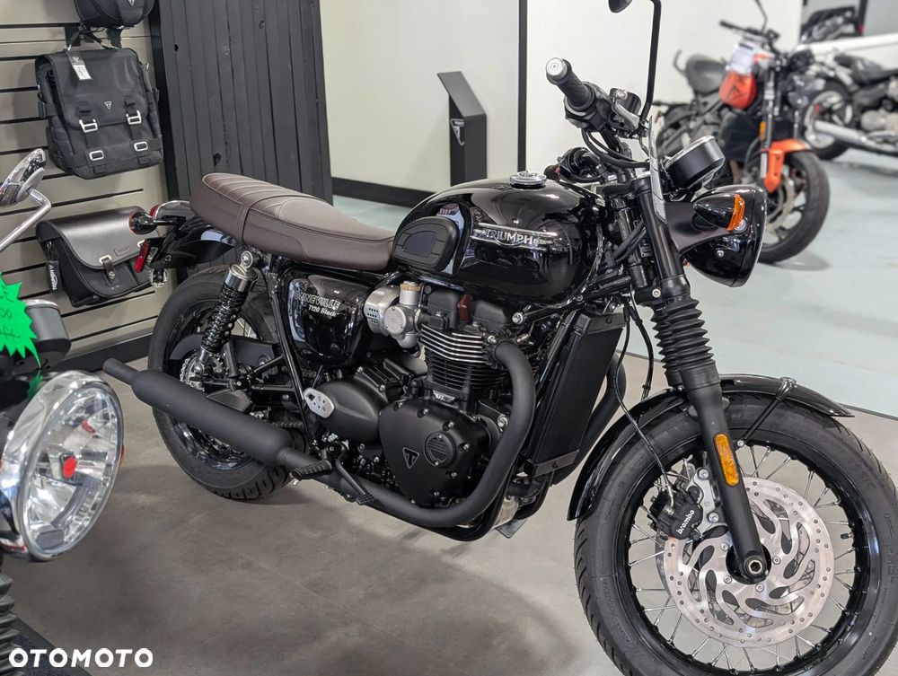TRIUMPH BONNEVILLE T100 BLACK owiewka osłona boczek zbiornik silnik zawieszenie set podnóżek swap siedzenie chłodnica regulator moduł przełącznik przekaźnik licznik wiązka tłumik czasza wypełnienie licznik gaźnik silnik stelaż - 1