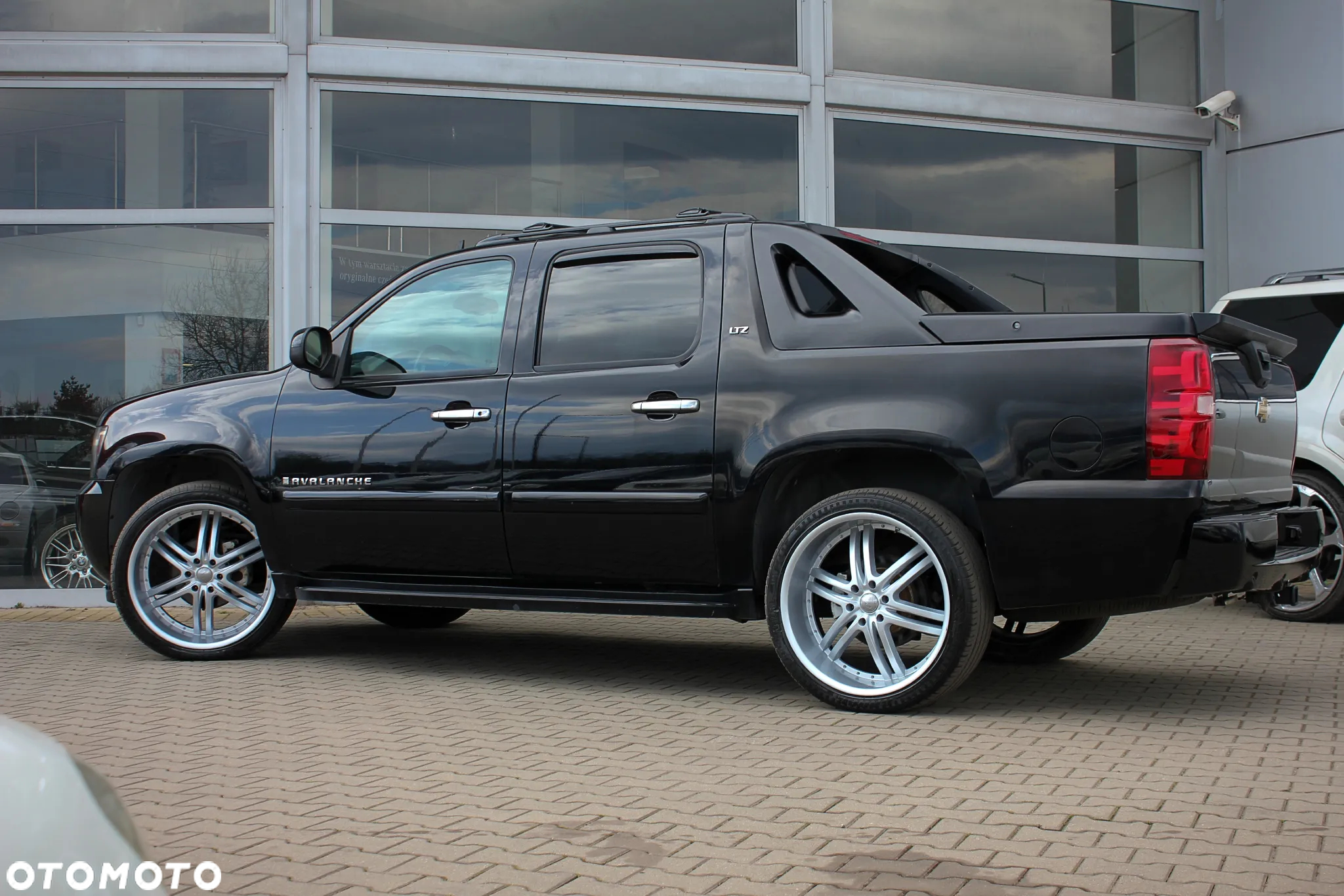Chevrolet Avalanche 5.3 LS - 2