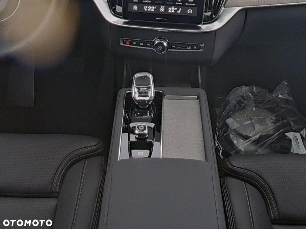 Volvo XC 90 T8 AWD Plug-In Hybrid Ultra Dark 7os - 6