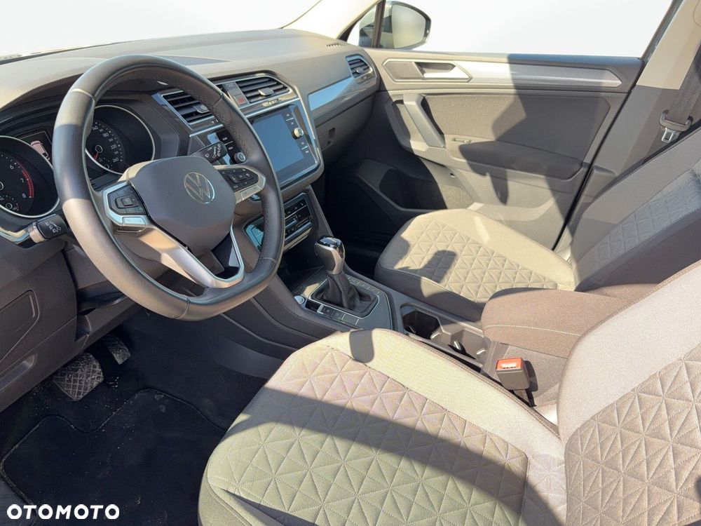 Volkswagen Tiguan - 9