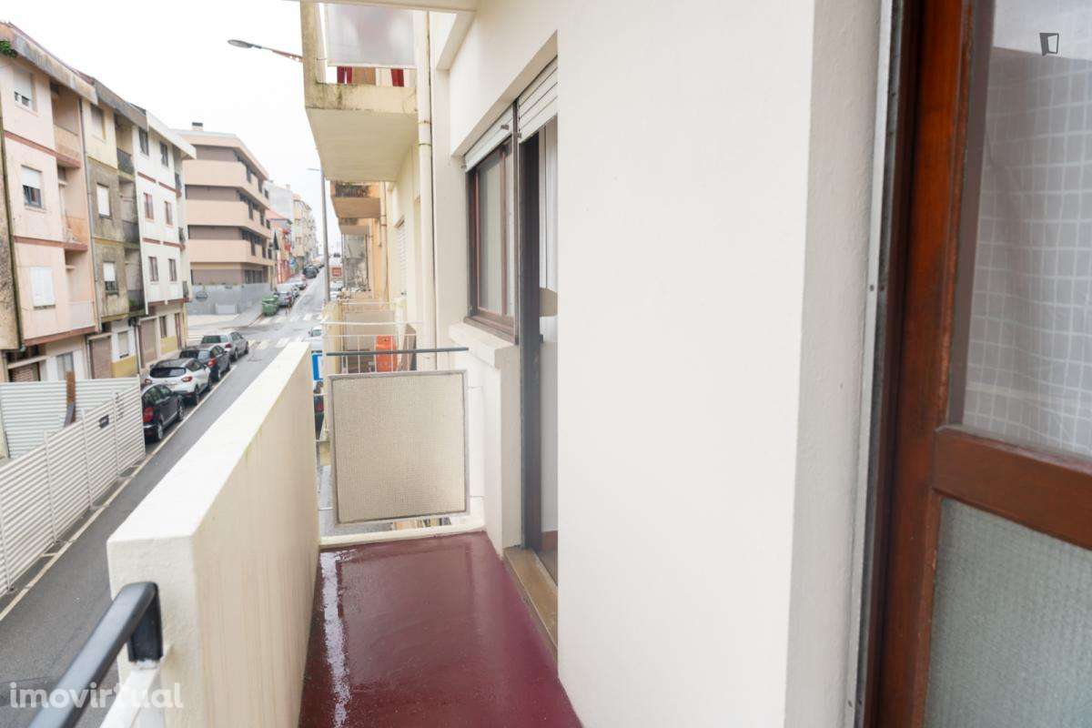 Quarto - localizado em Santa Marinha Porto - Grande imagem: 5/16