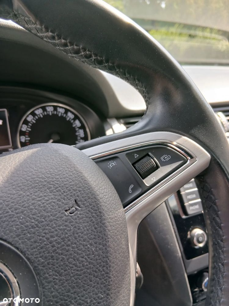 Skoda RAPID 1.2 TSI Ambition - 15