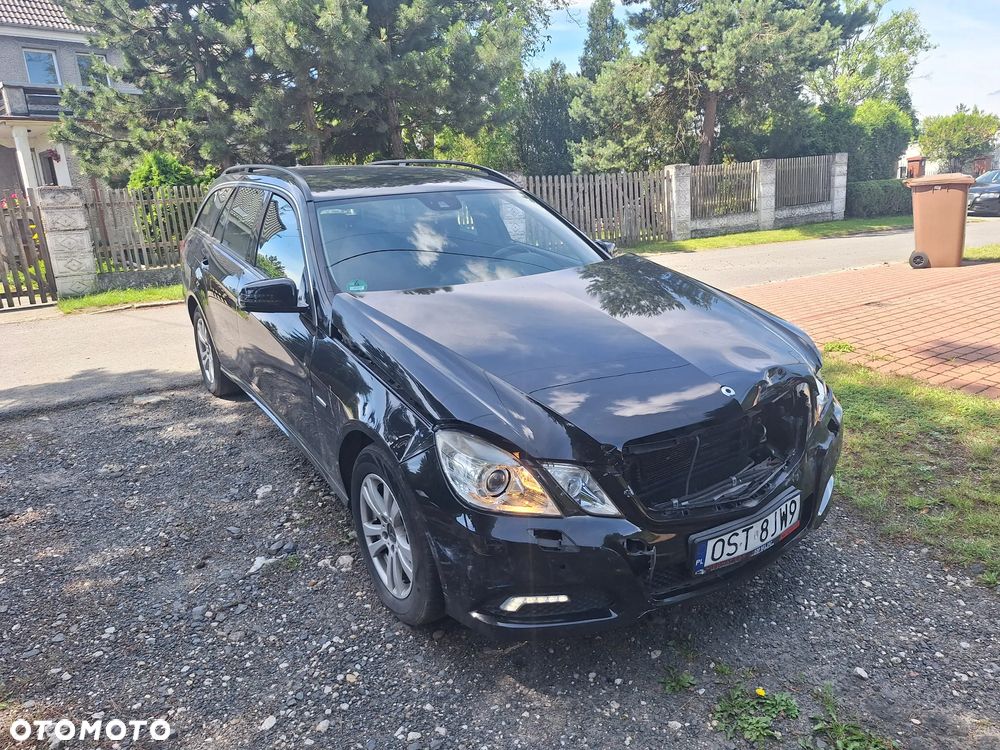Mercedes-Benz Klasa E 250 CGI BlueEffICIENCY Avantgarde - 2