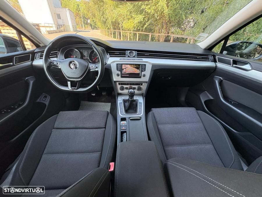 VW Passat Variant 1.6 TDI BlueMotion - 17