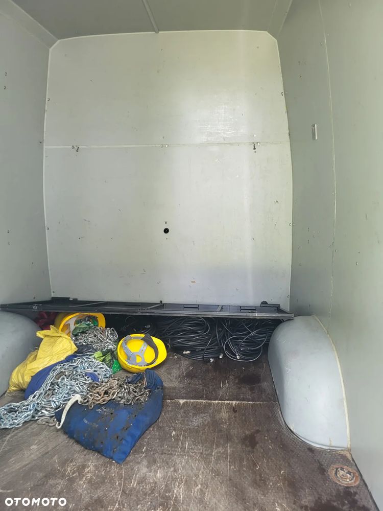 Mercedes-Benz Sprinter - 9