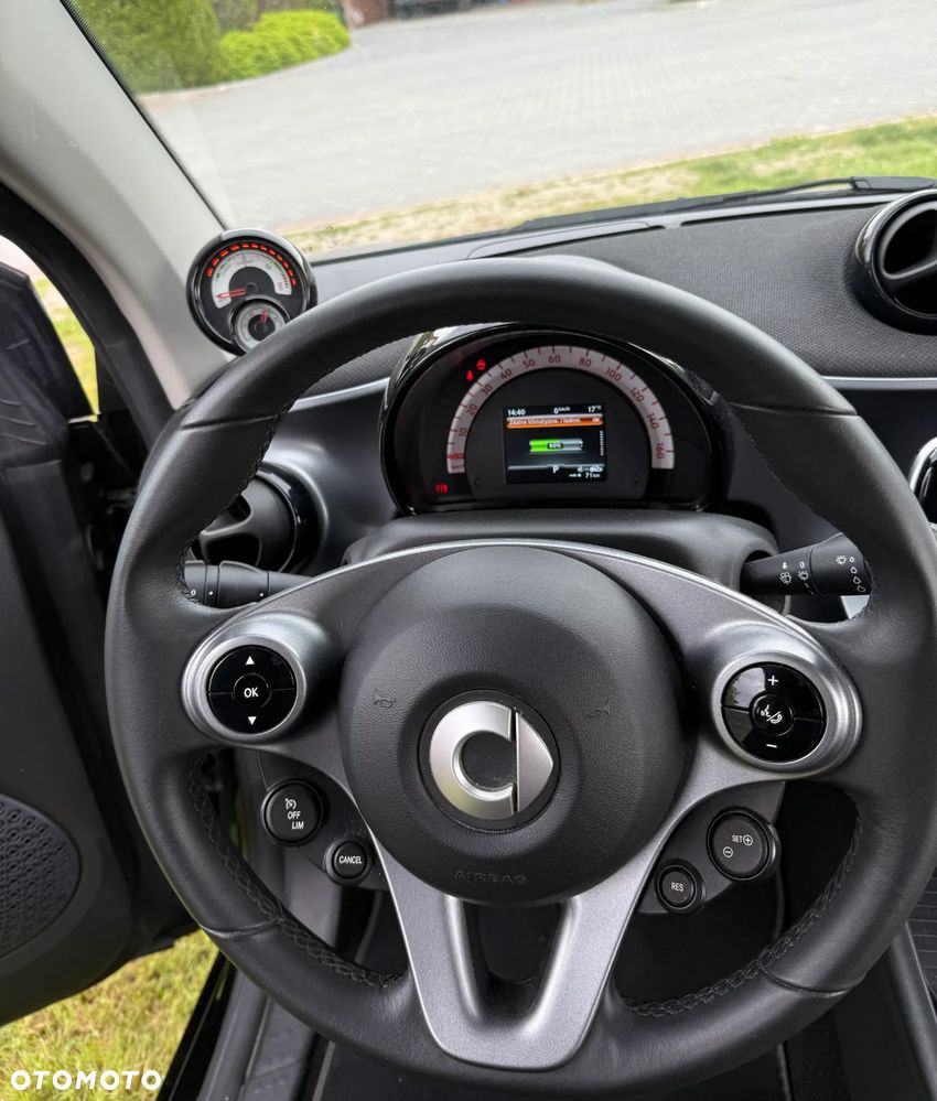 Smart Fortwo EQ - 10