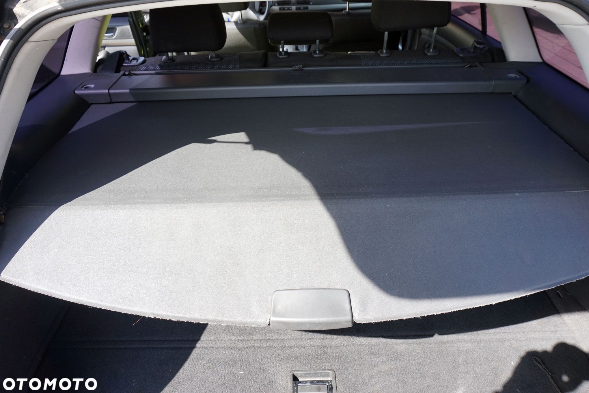 ROLETA BAGAŻNIKA AVENSIS II T25 LIFT KOMBI 64910-CA011-B0 Z SIATKĄ TOYOTA 2006-2009 - 1