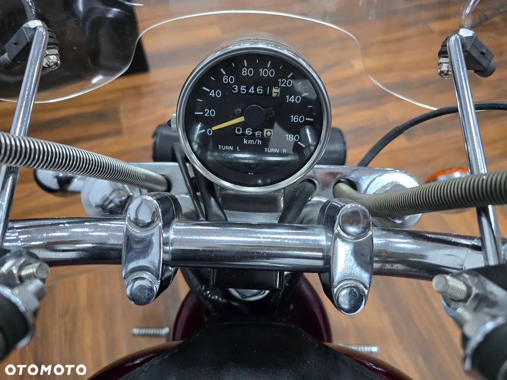Suzuki Intruder - 16