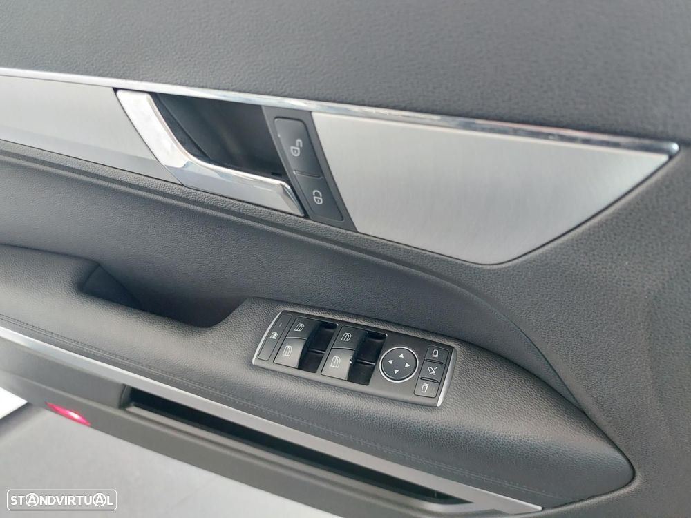 Mercedes-Benz E 220 CDi Avantgarde BlueEfficiency - 15