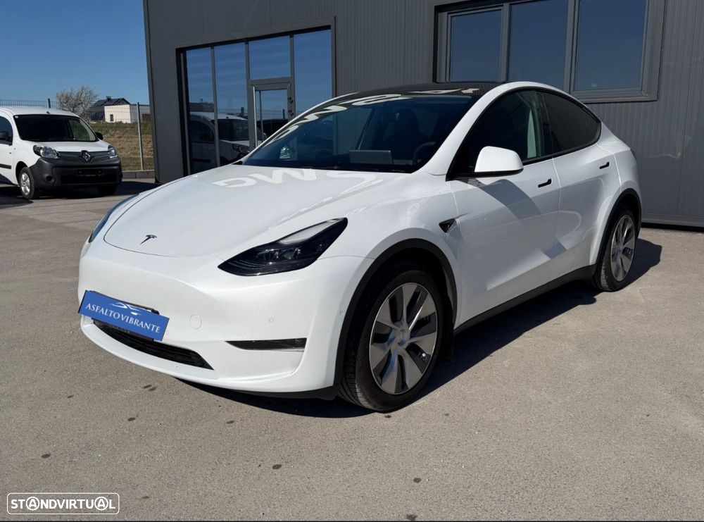 Tesla Model Y Long Range Dual Motor AWD - 2
