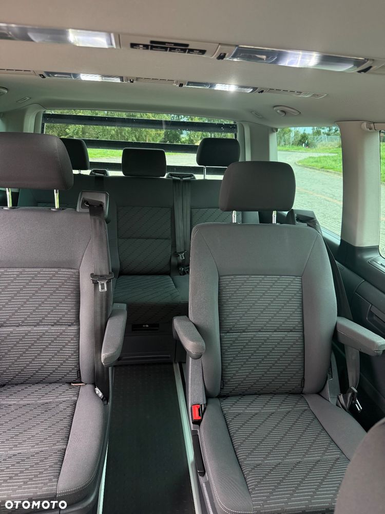 Volkswagen Multivan - 12