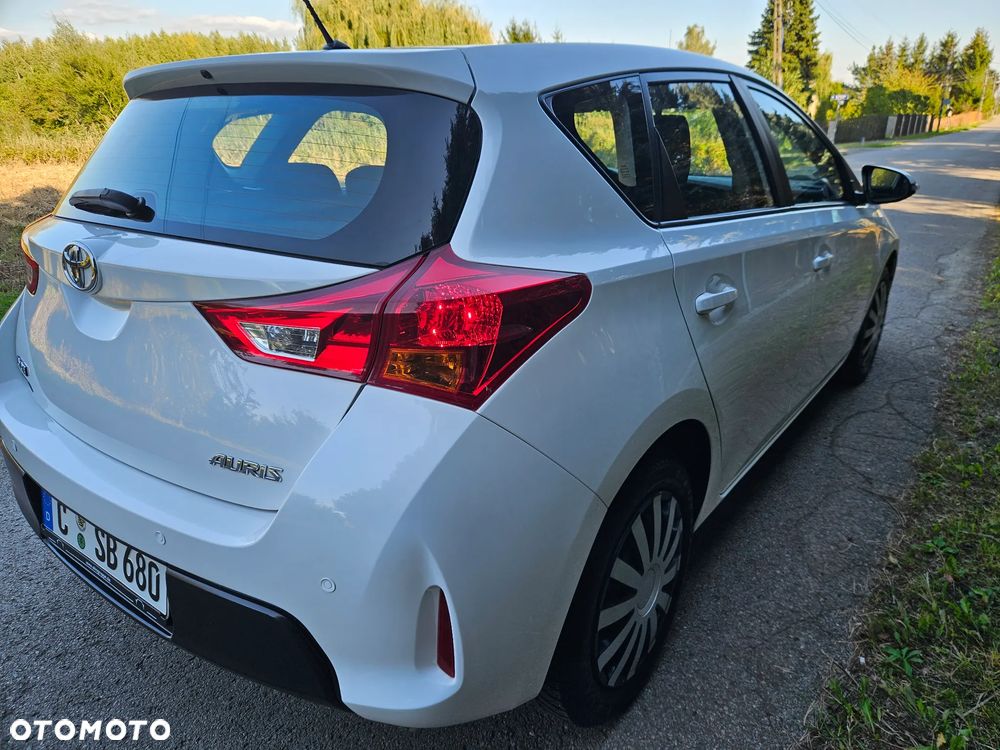 Toyota Auris 1.33 Dual-VVT-i Edition - 10
