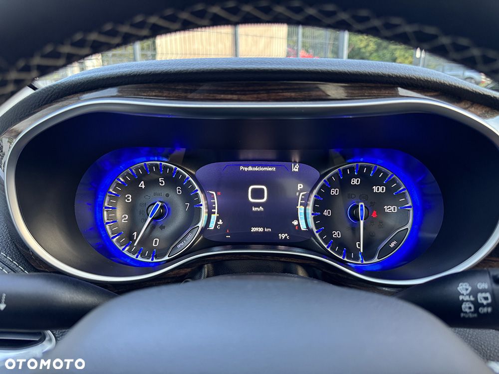 Chrysler Pacifica - 11