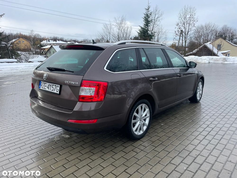 Skoda Octavia 1.6 TDI DPF DSG Elegance - 4