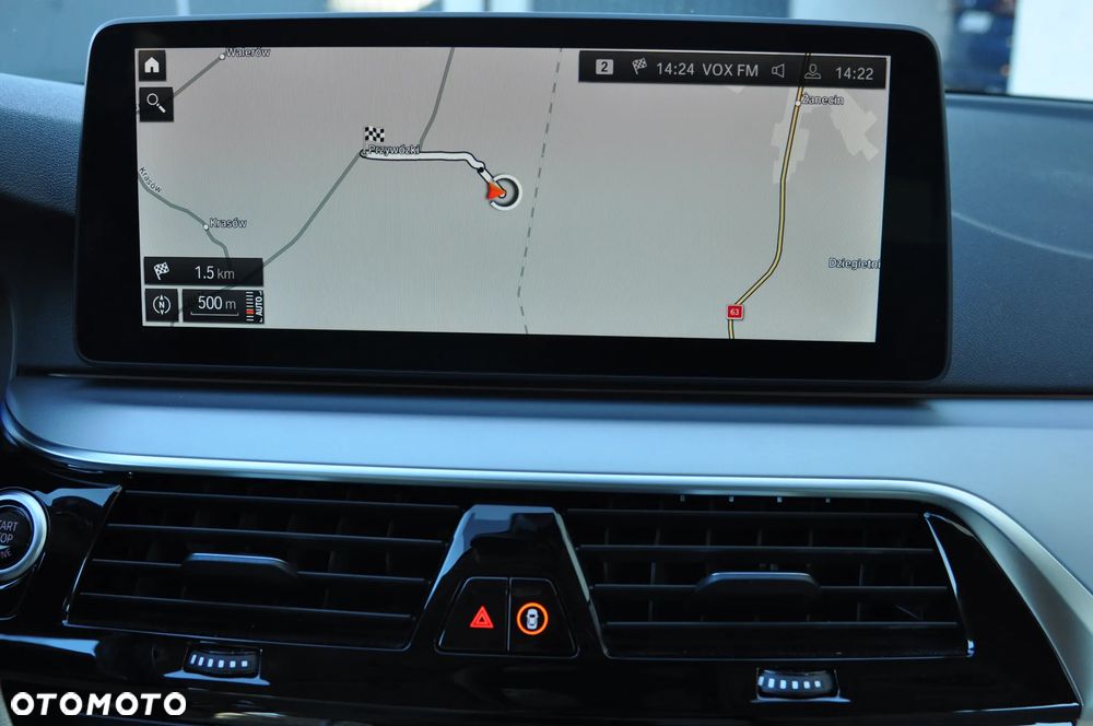 BMW Seria 5 520d xDrive - 24