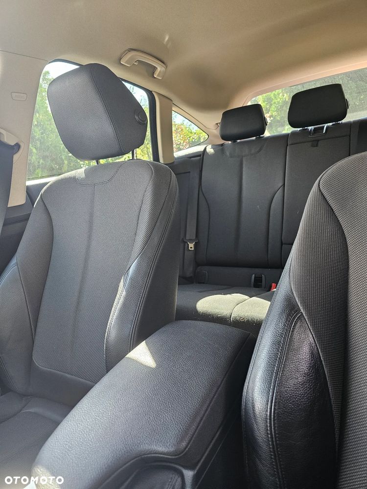 BMW Seria 3 320i xDrive - 10