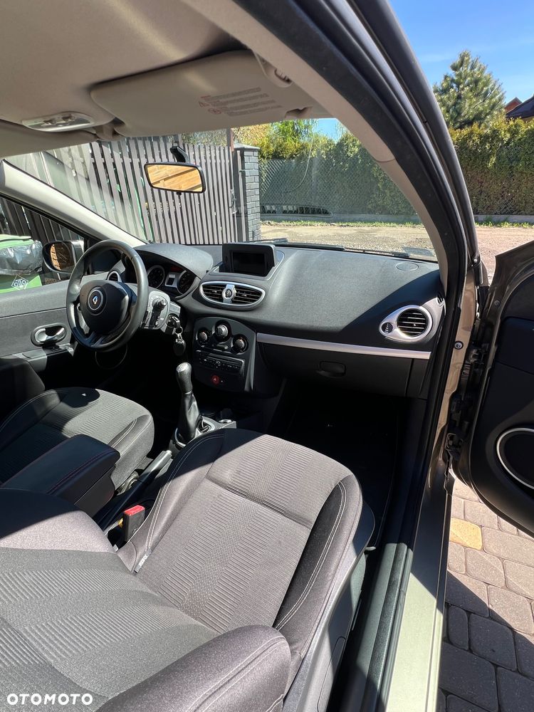 Renault Clio 1.2 16V 75 GPS - 12