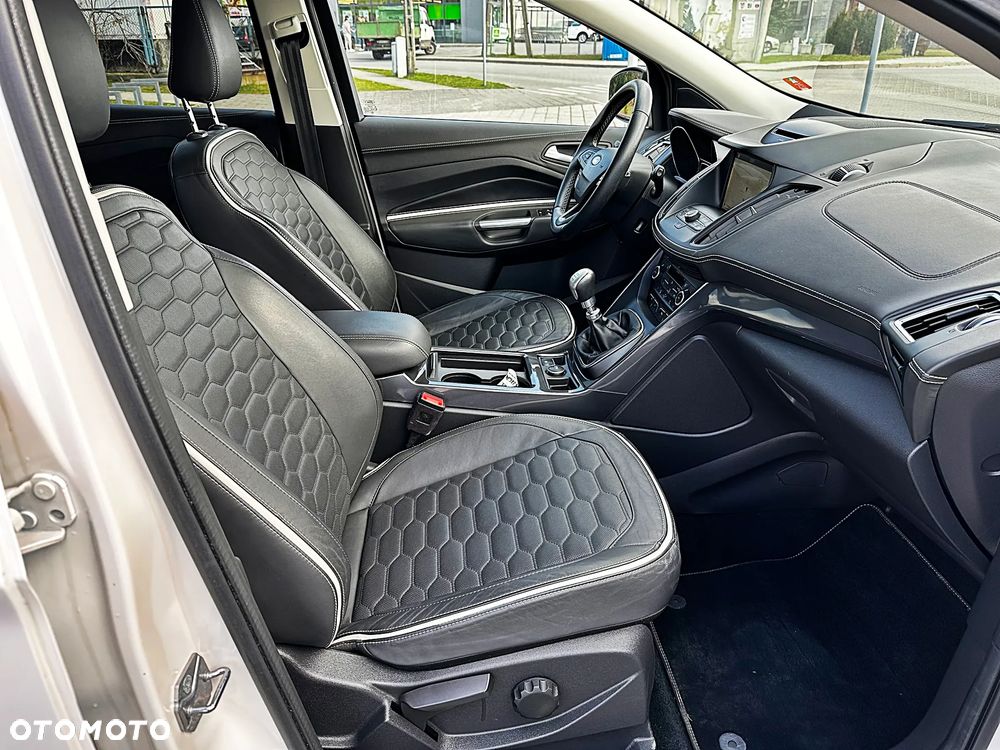 Ford Kuga - 25