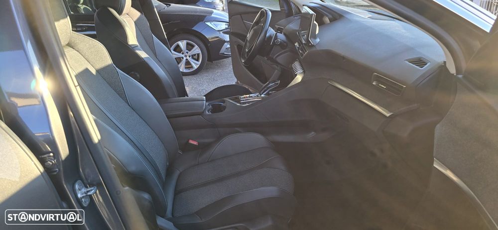 Peugeot 3008 Plug-In Hybrid 225 e-EAT8 Allure Pack - 48