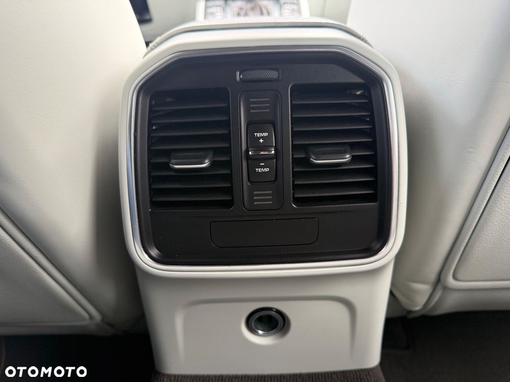 Porsche Macan - 30