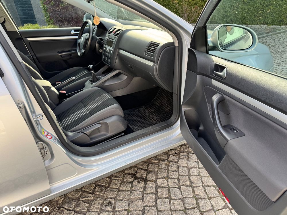 Volkswagen Jetta - 27