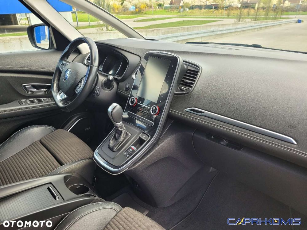 Renault Grand Scenic - 10