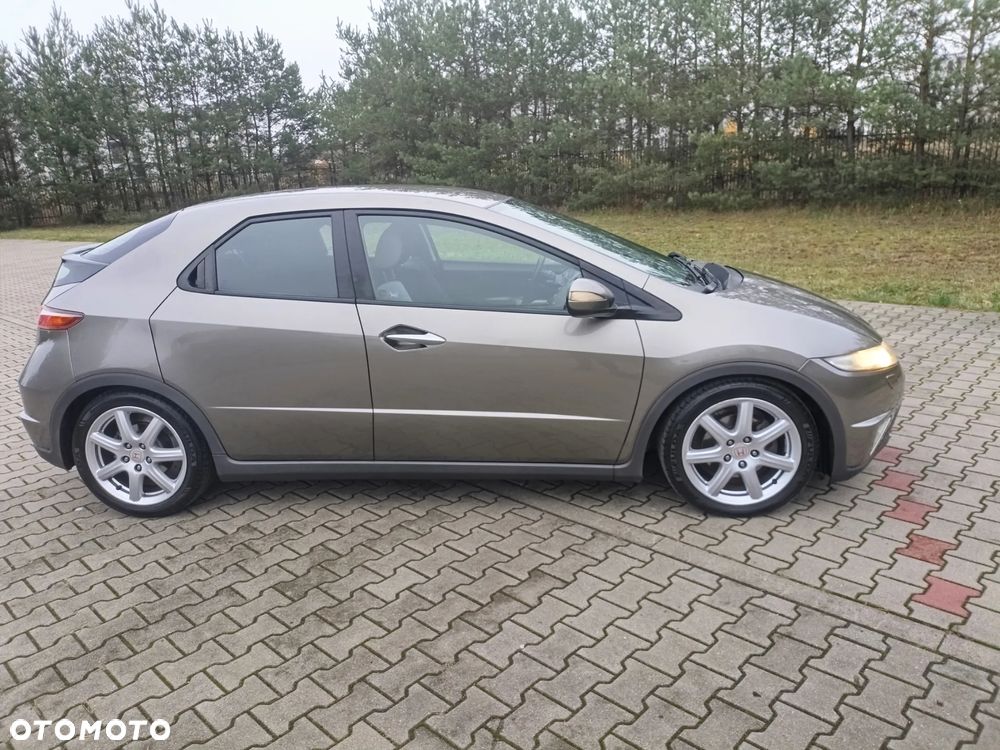 Honda Civic 1.8 Executive - 3